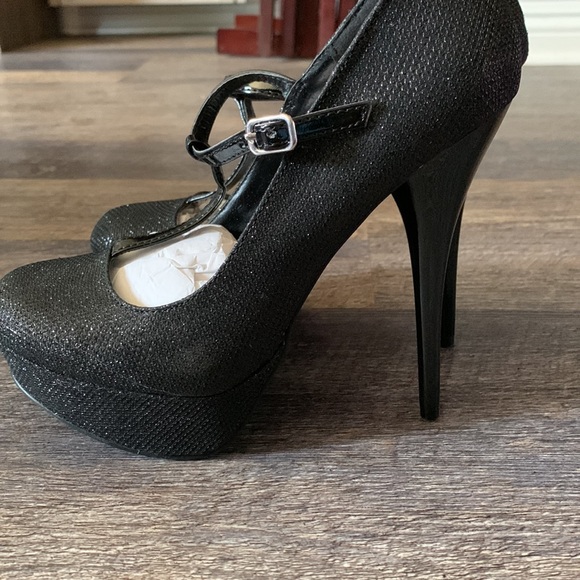 NEW!!!! spaRkle ✨ super sparkly t-strap heels!! - Picture 6 of 8